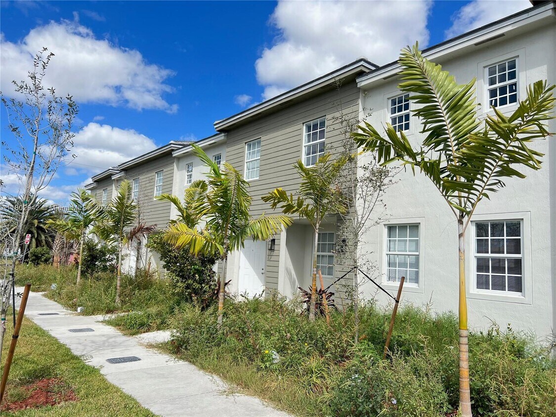 Foto principal - 1310 NW 6th Ave