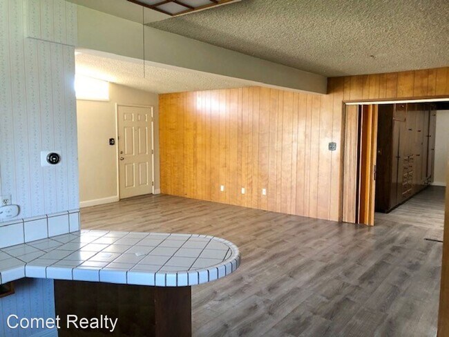 Building Photo - 3 br, 1.5 bath House - 6025 Joan Place