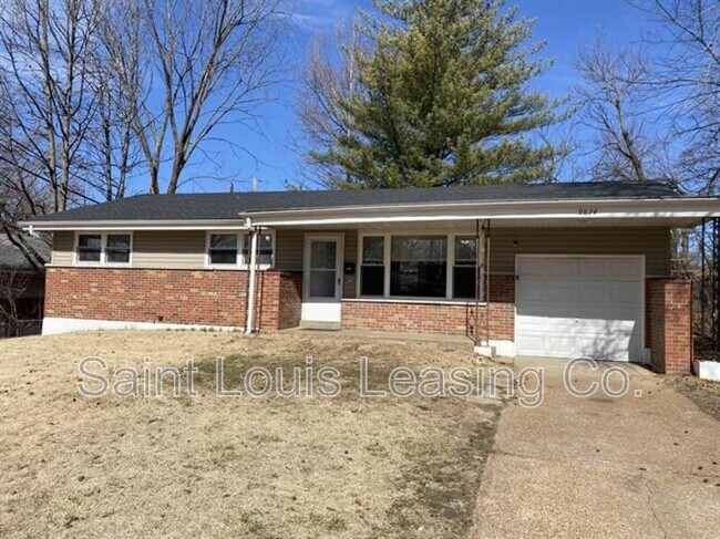 Building Photo - 9874 Lawnview Dr.