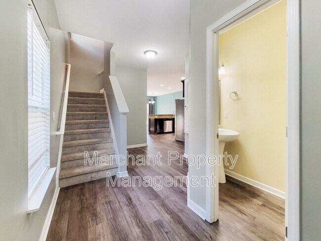 Building Photo - 4 Wisner Ct