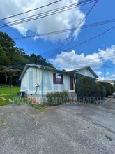Building Photo - 3014-3016 Blue Springs Rd
