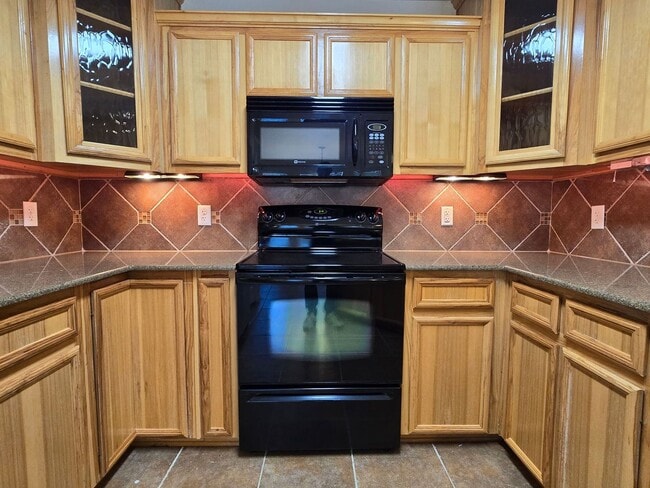 Building Photo - RENT REDUCTION & NEW IN MANAGEMENT - AVAIL...