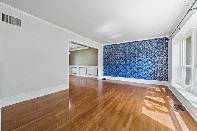 Building Photo - 2158 Countryside Cir
