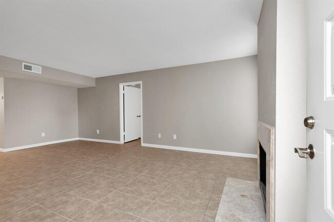 Building Photo - 6606 De Moss Dr
