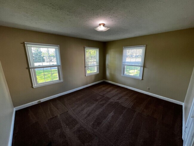 Foto del edificio - 4bed/2bath Available August 2024