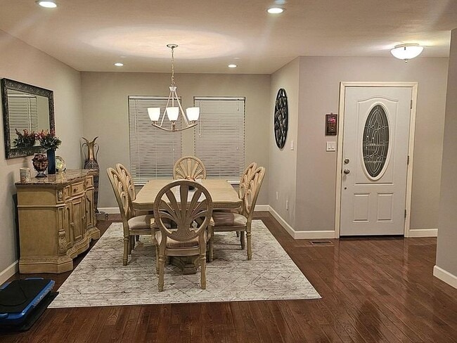 Building Photo - 8703 Fatima Dr