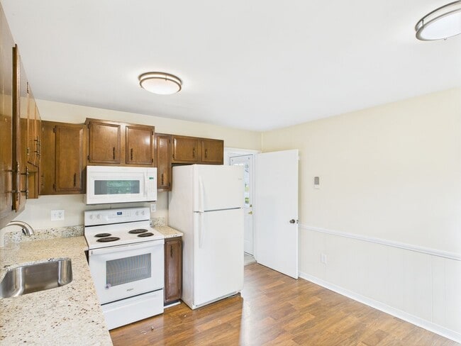 Building Photo - Charming Chesterfield Gem with a Gated Bac...