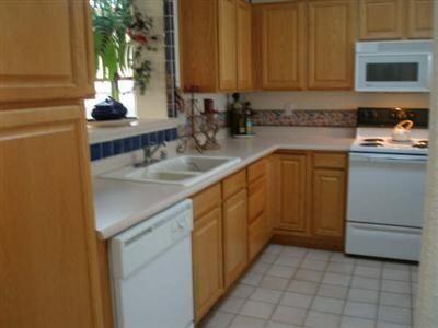 Building Photo - 4016 Pasaje Pl NW