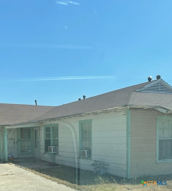 Building Photo - 2701 Stetson Ave