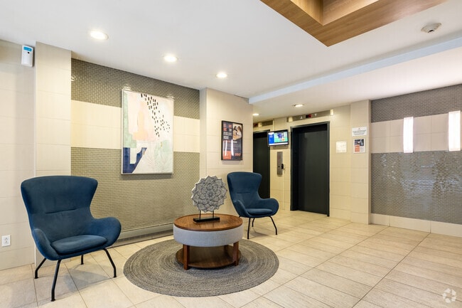 Lobby Photo - Le 1436 Mackay