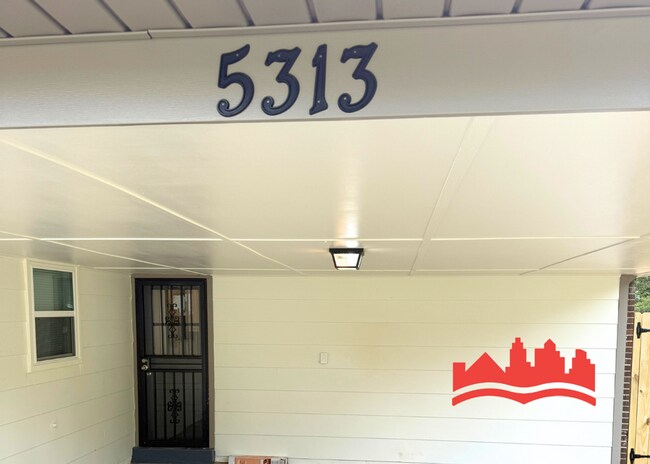 Foto del edificio - Welcome to 5313 Long Acres Ave!