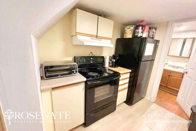 Building Photo - Spacious 4-Bedroom Home in East London – 1...