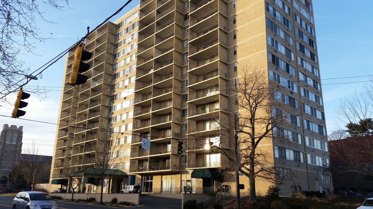 Building Photo - 1405 N Harrison St