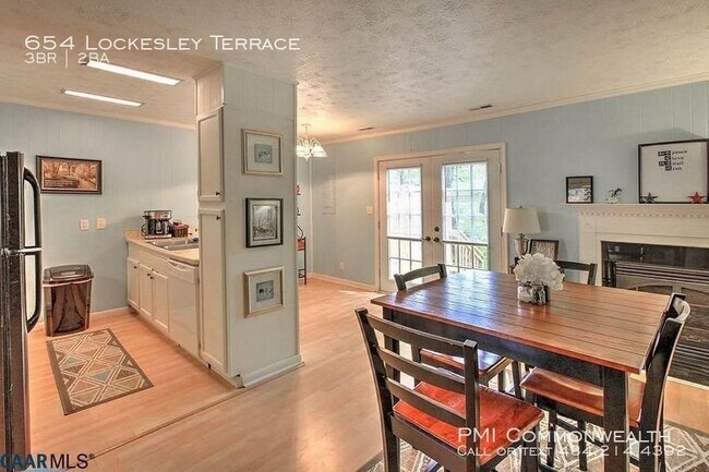 Foto del edificio - 654 Lockesley Terrace