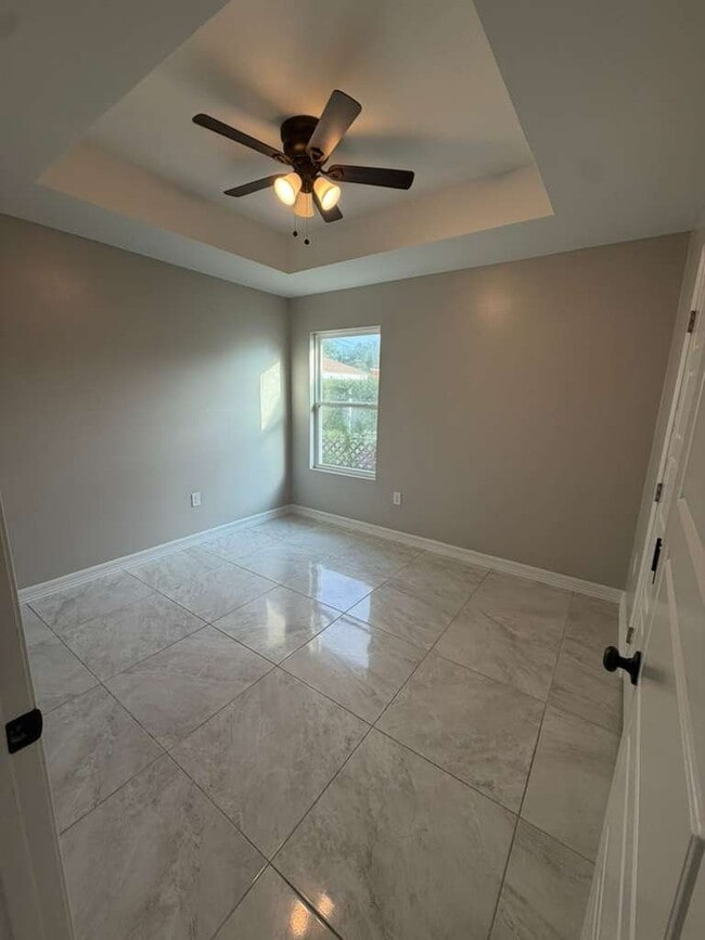 Foto del edificio - 3125 E 22nd St