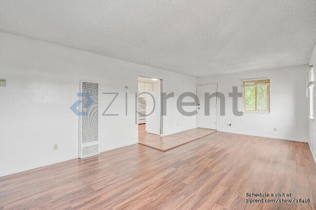 Foto del edificio - 219 Evans Ave