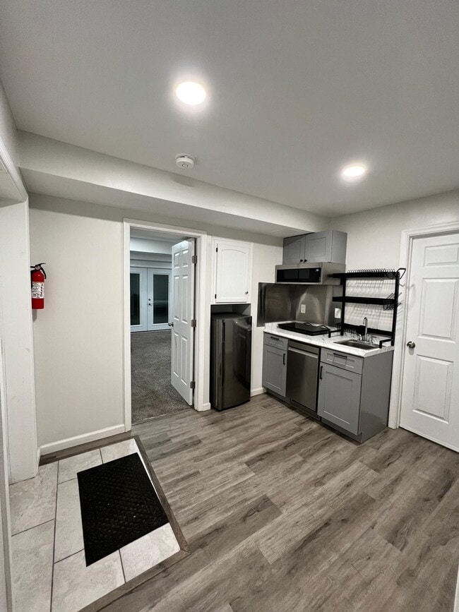 Building Photo - 1620 Bowersox Rd