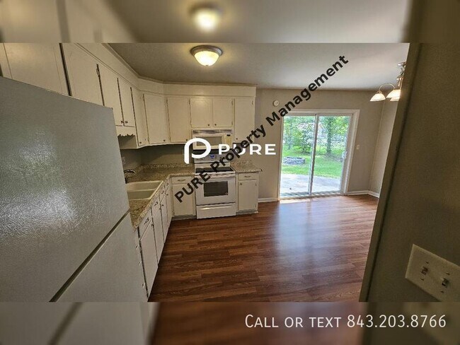 Building Photo - 202 Elliott Dr