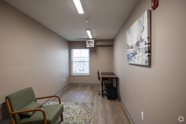 Study Room - Hudson Heights Apartments