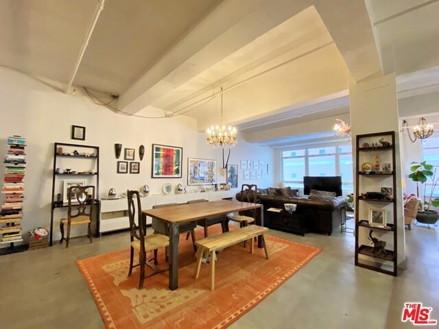 Building Photo - 849 S Broadway