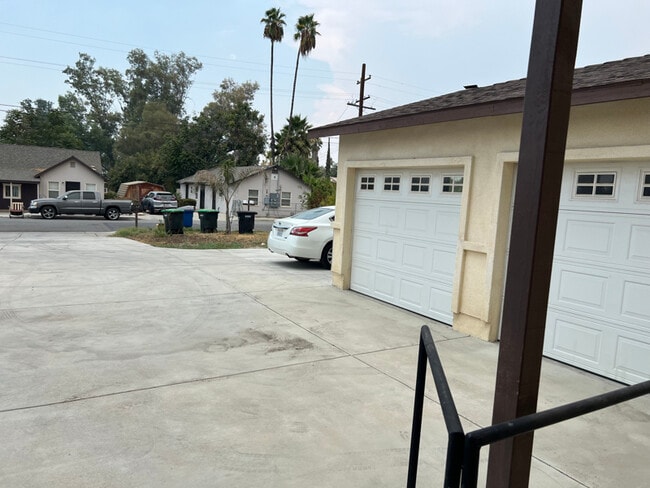 Photo - 10627 Lind Ave House