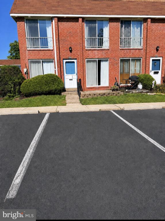Building Photo - 114 Lexington Ct