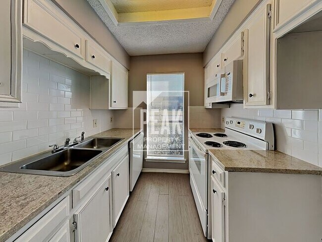 Foto del edificio - $1,475! 2/Bed1.5Bath duplex in Arlington!