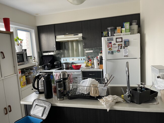 Photo du bâtiment - 2355 Sheppard Av W