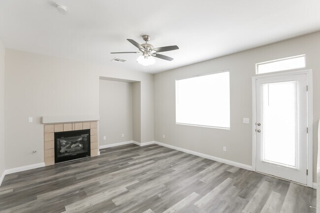 Building Photo - 4020 Villeroy Avenue