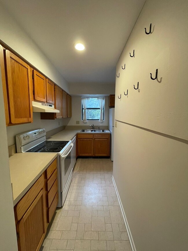 Building Photo - 128 Beechwood Drive