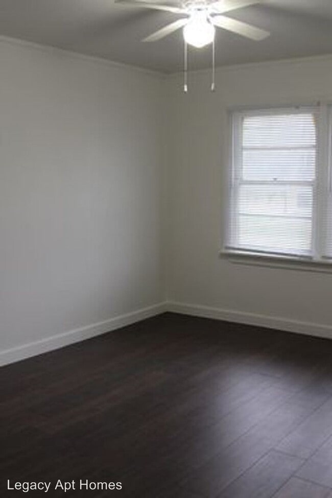 Building Photo - 1 br, 1 bath Apartment - 4625 Kostoryz Rd.