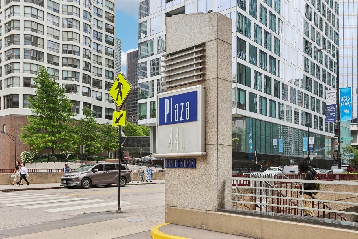 Foto principal - 440 N Wabash Ave
