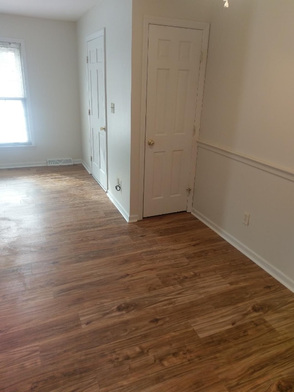 Building Photo - 255 Meadowview Dr