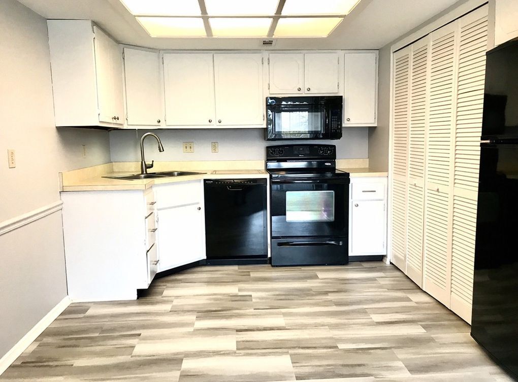 651 Green Jade Dr Unit E, Fenton, MO 63026 Condo for Rent in Fenton