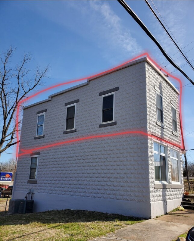 Foto del edificio - 200 N Commercial St