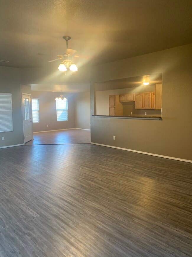Foto del edificio - 11300 Sheri Ln