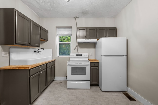 Building Photo - 3134 Miami St