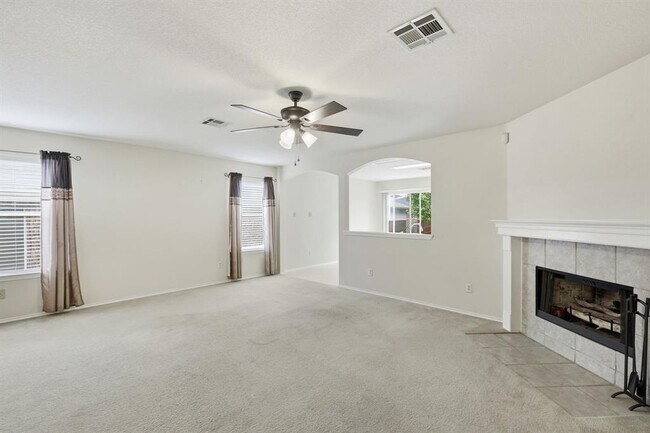 Foto del edificio - 3807 Haleys Way