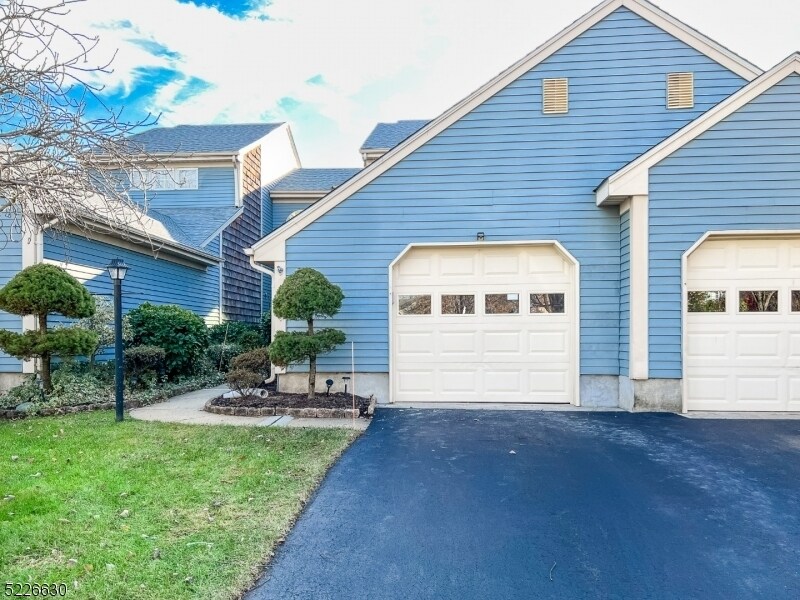 20 James Buchanan Dr, Monroe Township, NJ 08831 Townhome Rentals in