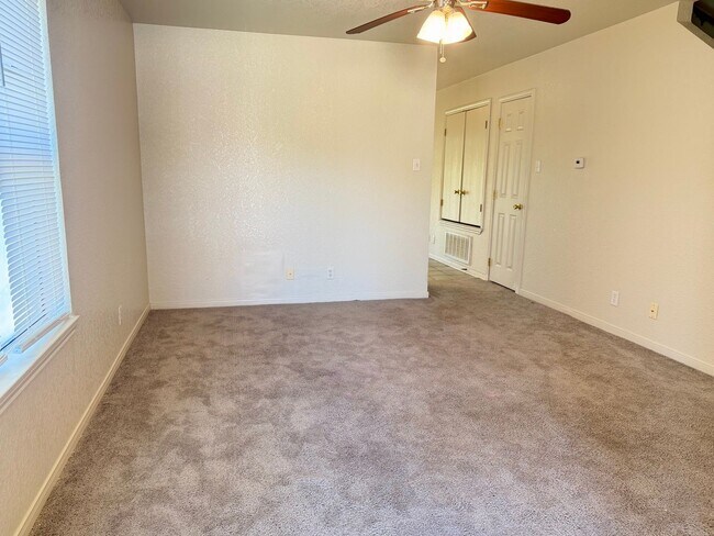 Foto del edificio - 5202 Daybreak Cir