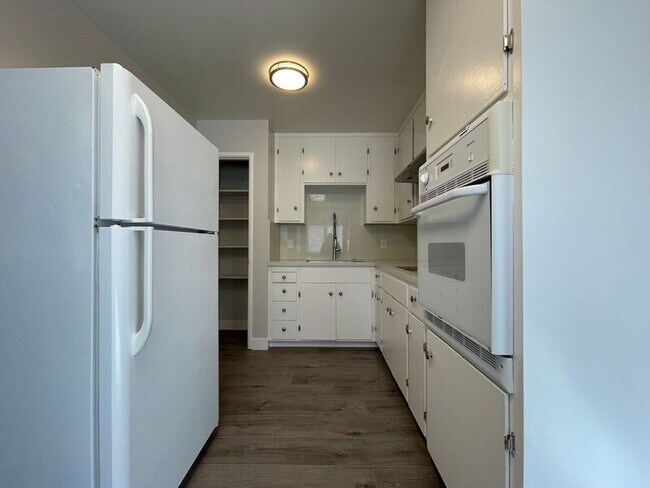 Building Photo - 476 Malabar Dr