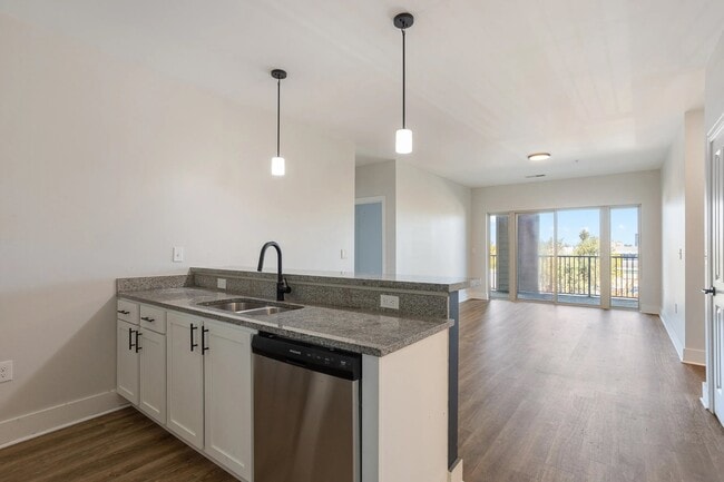 The Ellys - The Ellys Apartments