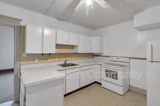 Building Photo - 596 Oliver St