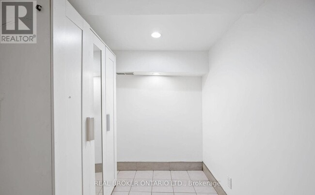 Building Photo - 124 Hallam St