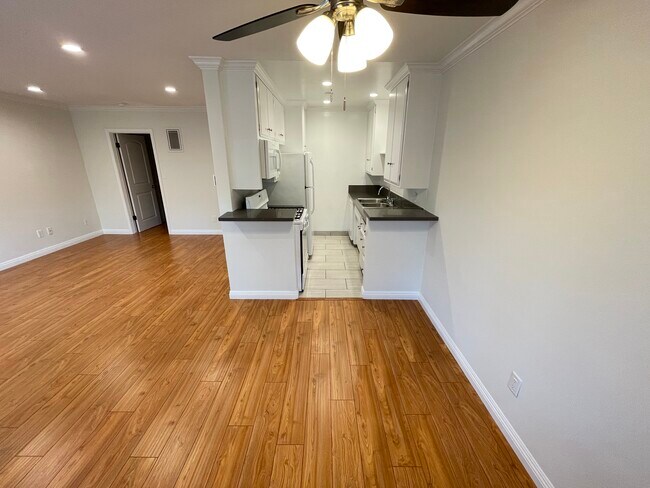 Foto del edificio - 3982 Inglewood Blvd