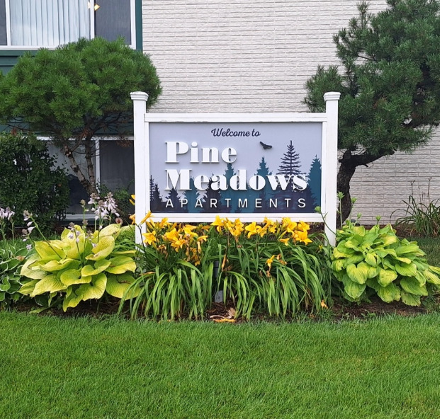 Foto principal - Pine Meadows Apartments