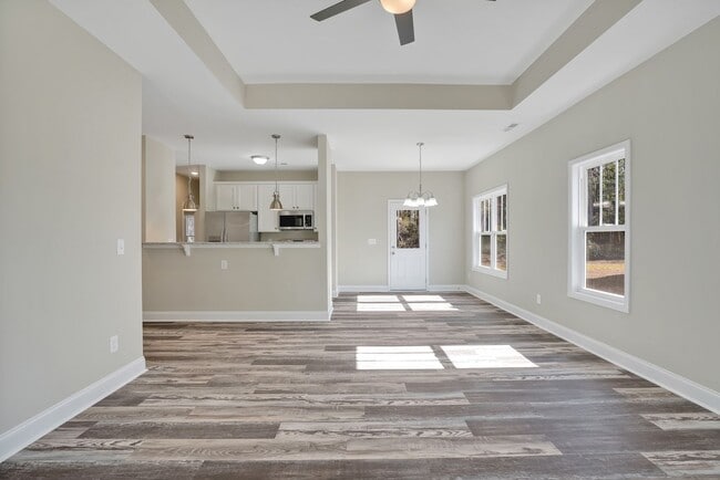 Building Photo - Beautiful  3 bed 2 bath Home in Hampstead