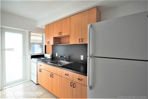 Building Photo - 117 S Shore Dr