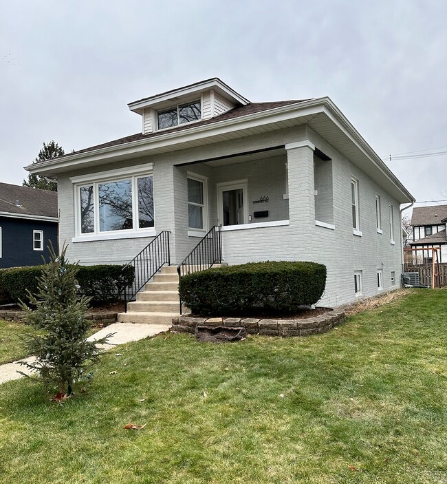 666 S Parkside Ave, Elmhurst, IL 60126 House Rental in Elmhurst, IL