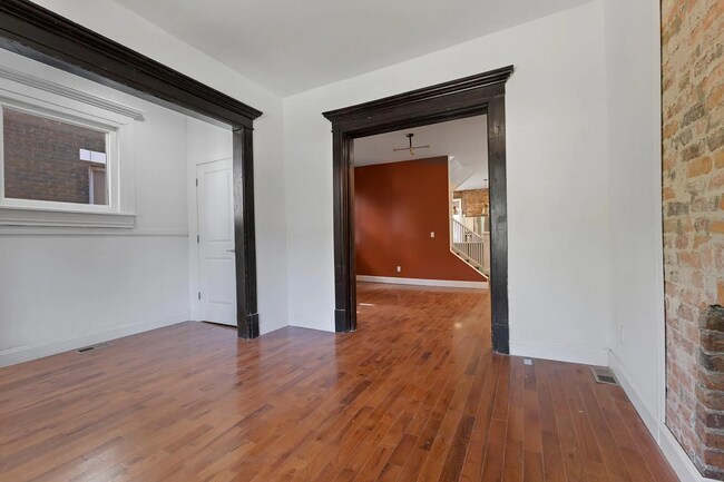 Foto del edificio - 1340-1342 E Long St